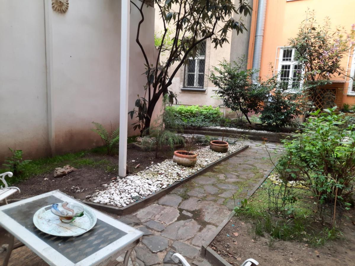 Downtown Prague Minimalistic Room In Flatshare Exterior photo